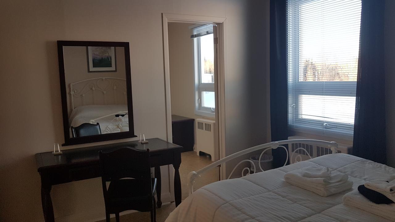 Domaine St-Viateur Hostel Amos Exterior photo